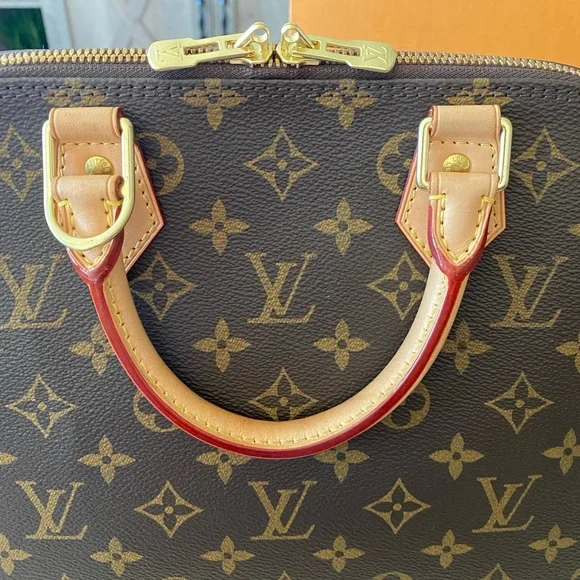 Louis Vuitton Alma - Picture 7 of 15